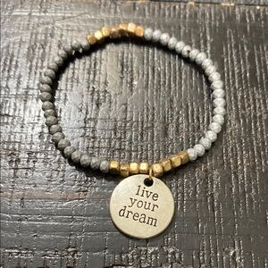 Preloved ‘Live Your Dreams’ Bracelet!